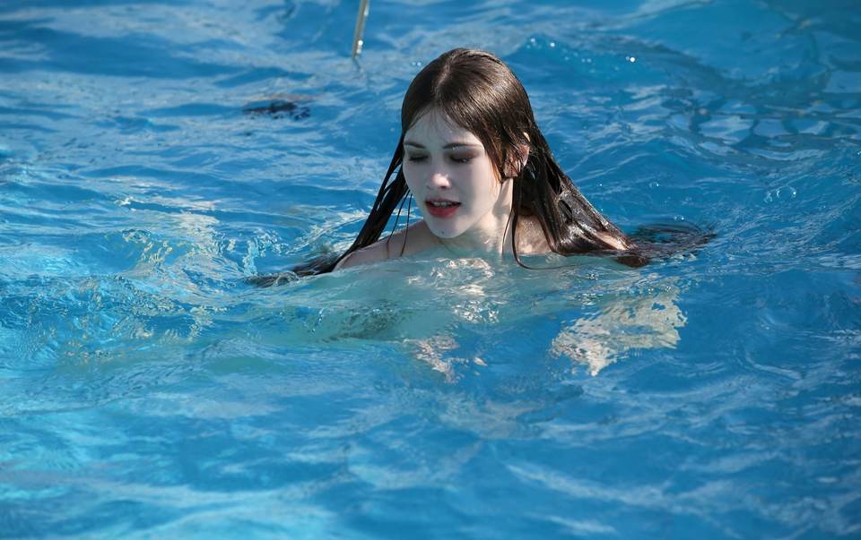 fresh desktop 2000x1257 wallpaper