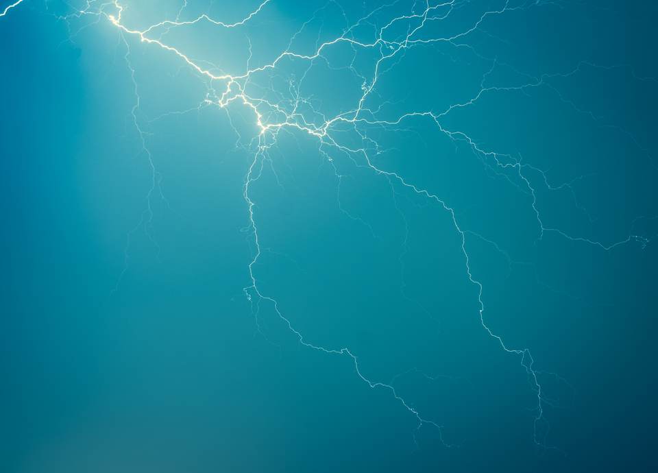 lightning desktop 4583x3296 wallpaper
